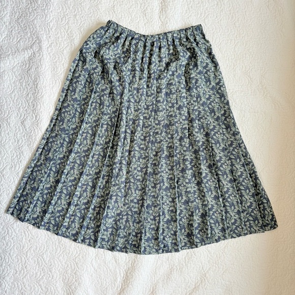 Vintage Floral Pleated Midi Skirt by Koret | Size 8 | Blue and Green - Picture 1 of 9
